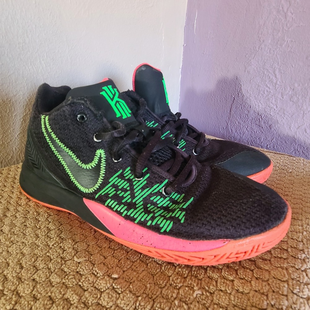 Nike Kyrie Flytrap 2 Basketball Shoes Mens 5.5 Black Pink Green AO4436-003‎